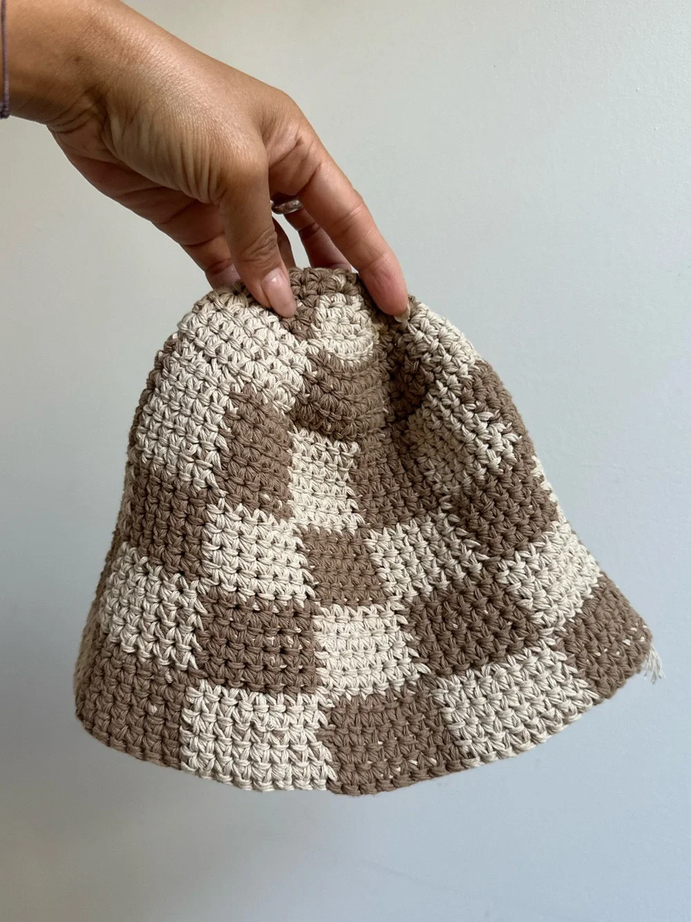 New Crochet Checkerboard Bucket Hat - Beige & Brown